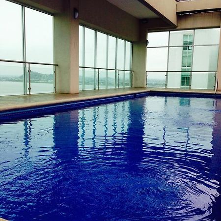 Luxury Suites River Front Гуаякуил Стая снимка