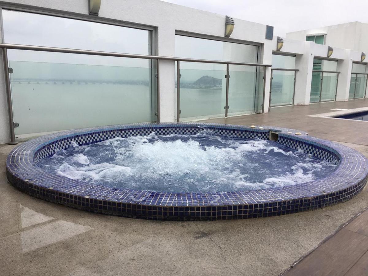 Luxury Suites River Front Гуаякуил Екстериор снимка