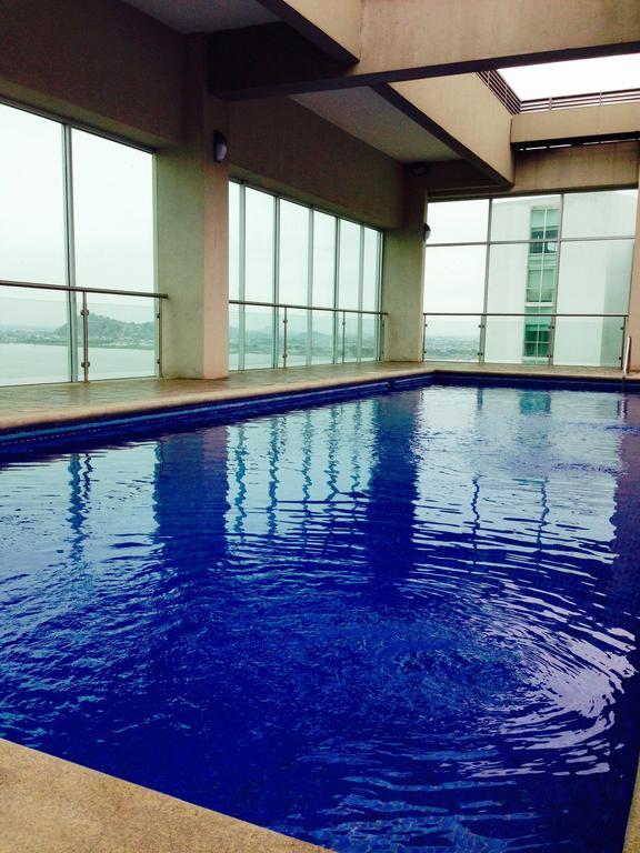 Luxury Suites River Front Гуаякуил Стая снимка