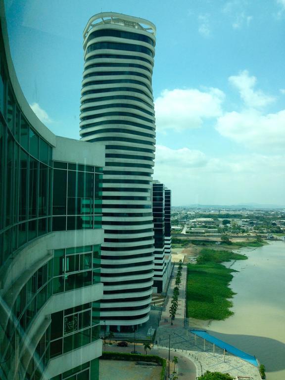 Luxury Suites River Front Гуаякуил Стая снимка