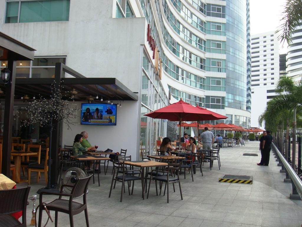Luxury Suites River Front Гуаякуил Екстериор снимка